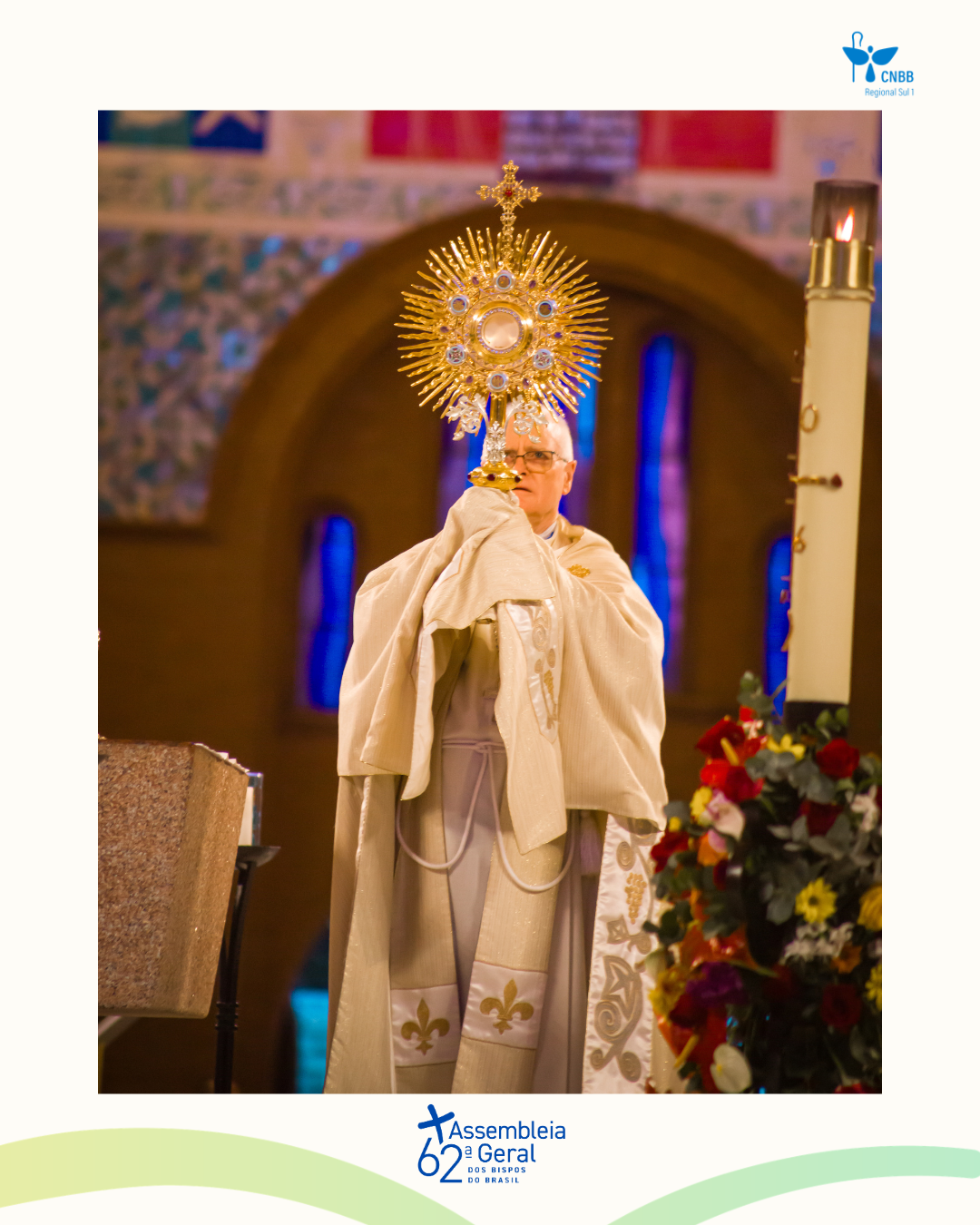 Cardeal Odilo conduz adoração ao Santíssimo Sacramento