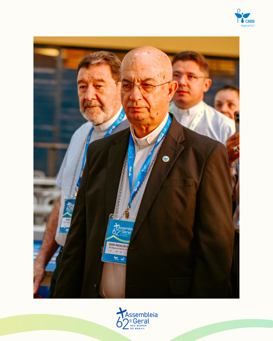 Dom Moacir Silva durante a procissão