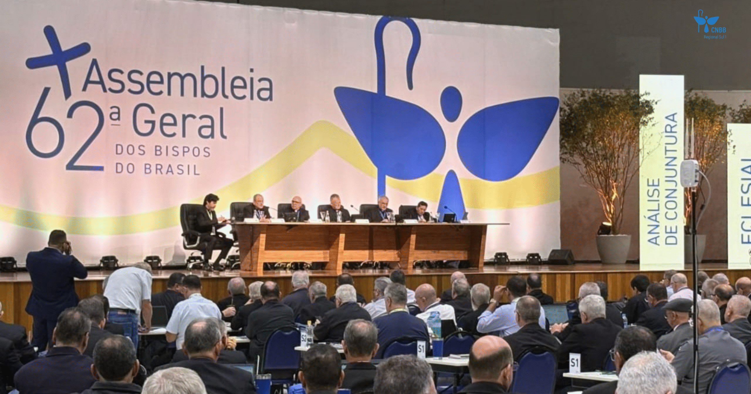 Bispos reunidos na 62ª Assembleia Geral da CNBB em Aparecida
