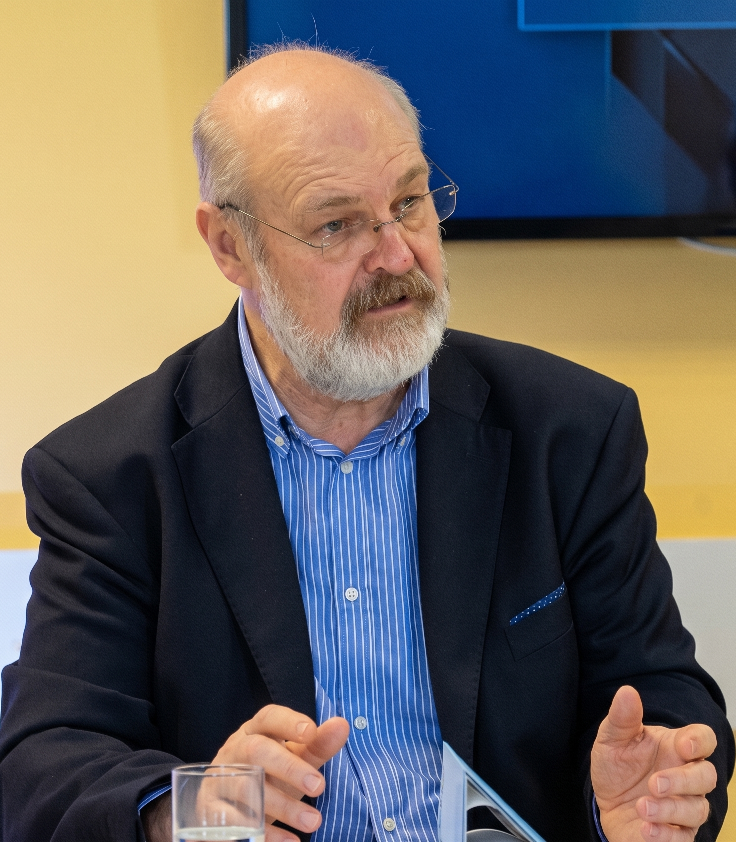 Silvonei José Protz durante a live